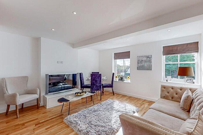 2 Bedroom Flat To Rent In London Road North, Redhill, RH1