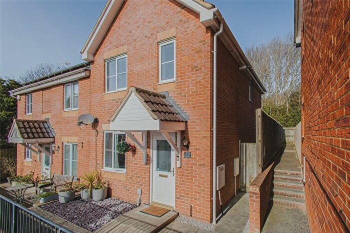 2 Bedroom Semi Detached House For Sale In Waggoner Close, Abbey Meads, Swindon, Wiltshire, SN25