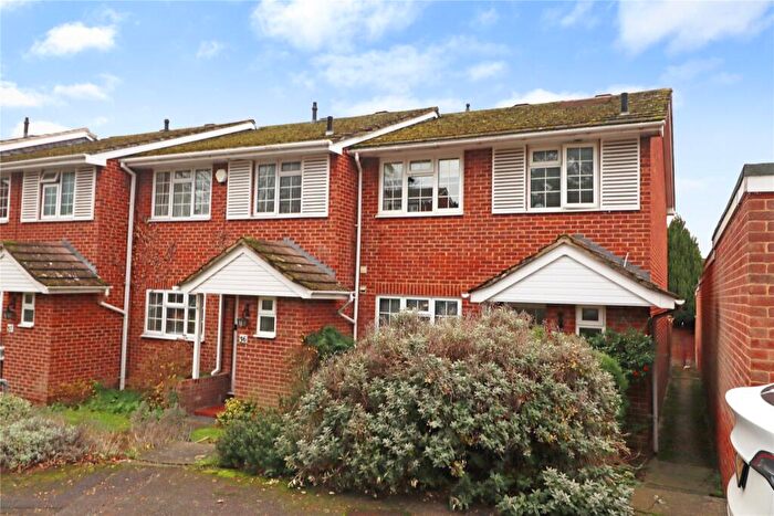 3 Bedroom End Of Terrace House For Sale In Belgrave Manor, Woking, Surrey, GU22