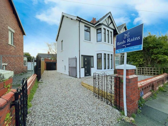 3 Bedroom Semi-Detached House To Rent In Glastonbury Avenue, Blackpool, Lancashire, FY1