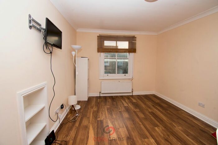 Studio To Rent In Linden Gardens, Notting Hill Gate, London, W2