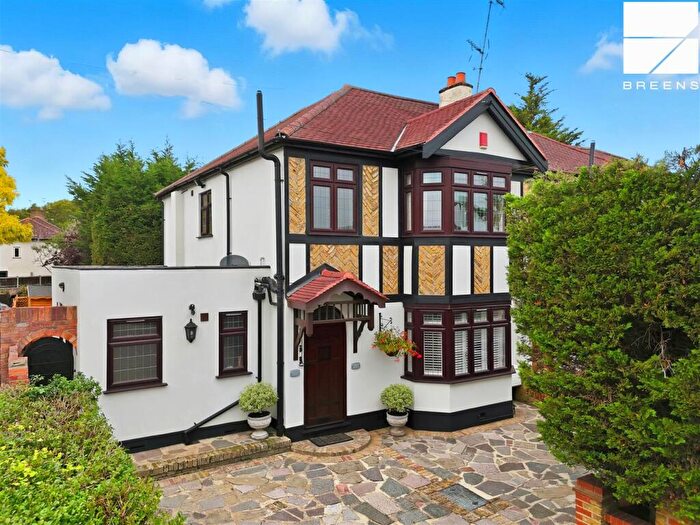 4 Bedroom Semi-Detached House For Sale In Larkshall Road, London, E4