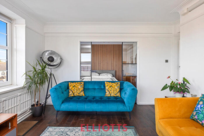2 Bedroom Apartment For Sale In Wilbury Road, Hove, BN3