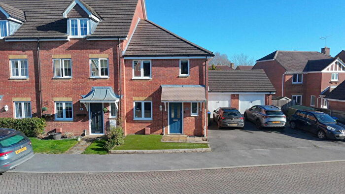 3 Bedroom End Of Terrace House For Sale In Kipling Close, Whiteley, Fareham, PO15