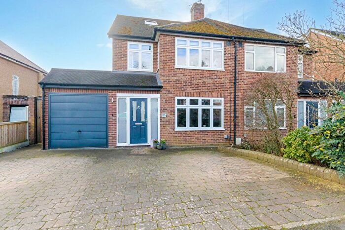 4 Bedroom Semi Detached House For Sale In Hastings Way, Croxley Green, WD3