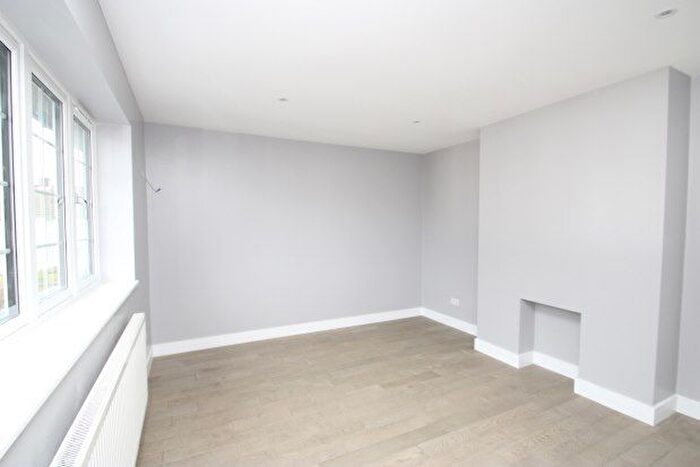 2 Bedroom Maisonette To Rent In Campden Road, South Croydon, CR2