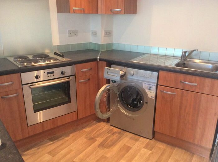 2 Bedroom Flat To Rent In Branagh Court, Reading, RG30