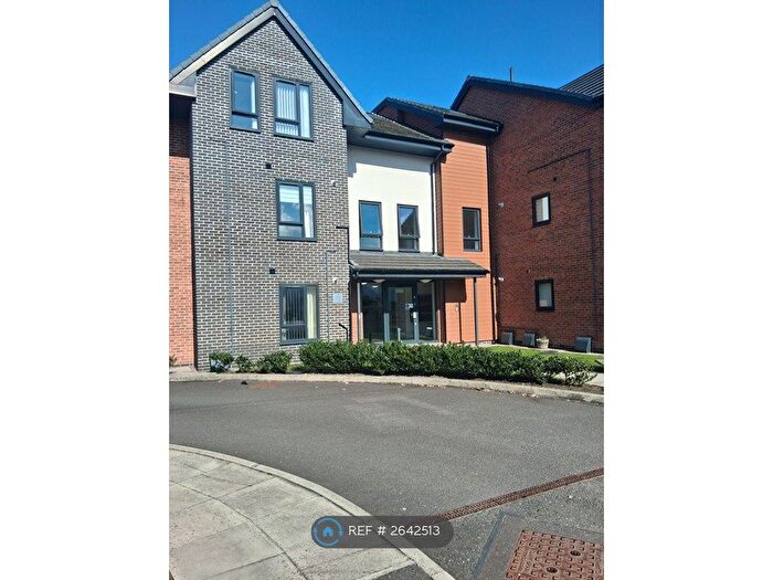 2 Bedroom Flat To Rent In Sandon Gardens, Wirral, CH60