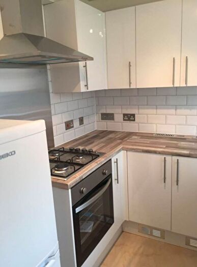 1 Bedroom Flat To Rent In Beehive Court, Ilford, Ilford, Essex, IG1