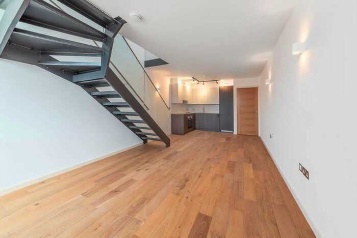 1 Bedroom Flat To Rent In Highgate Road, Kentish Town, London, NW5