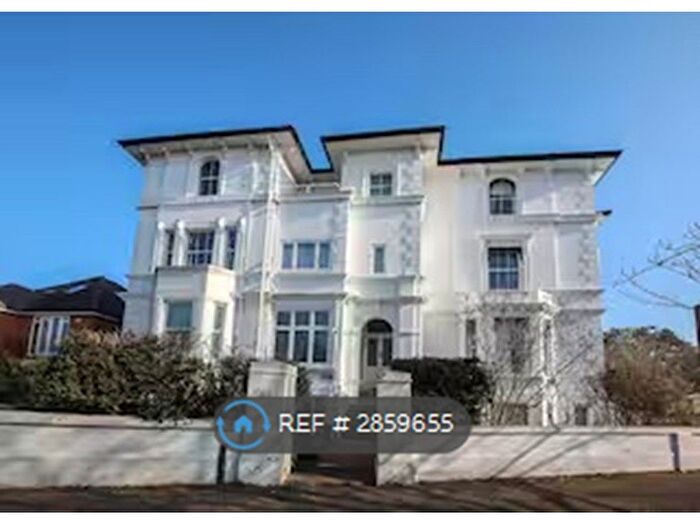 2 Bedroom Flat To Rent In Anglesea Lodge, Kingston, KT1