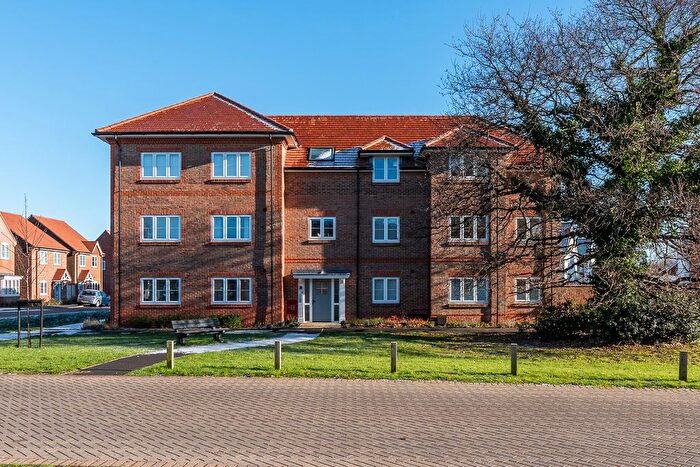2 Bedroom Flat For Sale In Phoenix Drive, Warsash, SO31