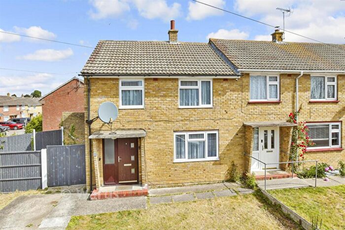 3 Bedroom End Of Terrace House For Sale In Blenheim Road, Sittingbourne, Kent, ME10