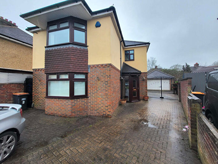 4 Bedroom Detached House To Rent In Bedford, MK42
