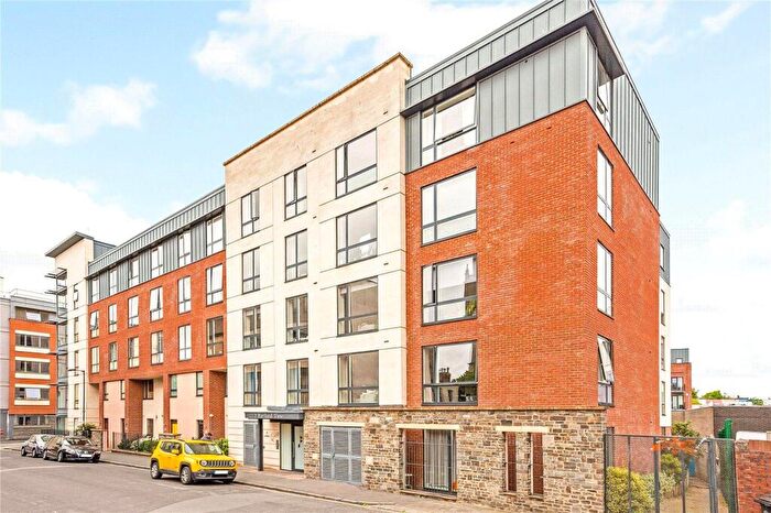 2 Bedroom Apartment To Rent In Portland View, Bristol, BS2