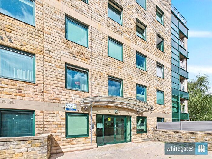 1 Bedroom Flat To Rent In Stonegate House, Stone Street, Bradford, West Yorkshire, BD1