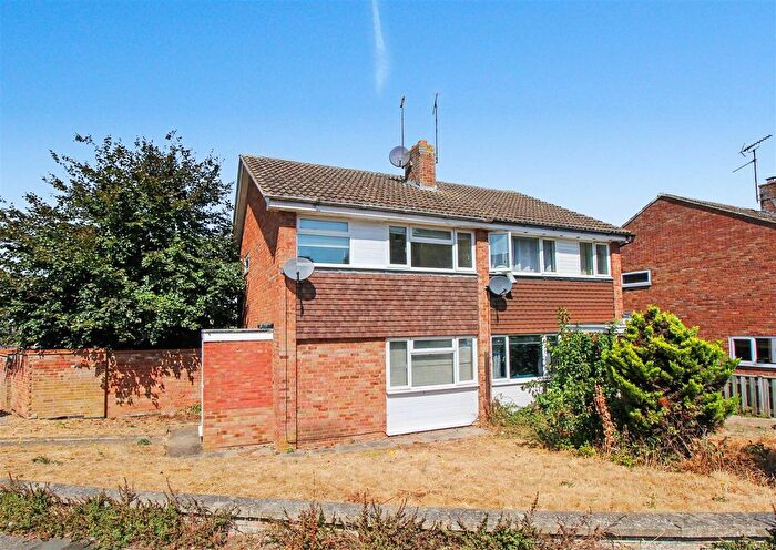 3 Bedroom Semi-detached House For Sale In Fair Lane, Thrapston, Kettering, NN14