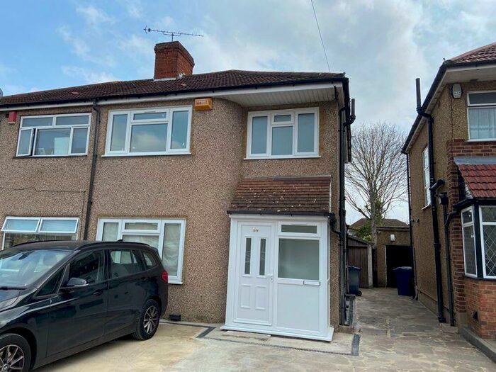 3 Bedroom Semi-Detached House To Rent In Warwick Avenue, Harrow, HA2