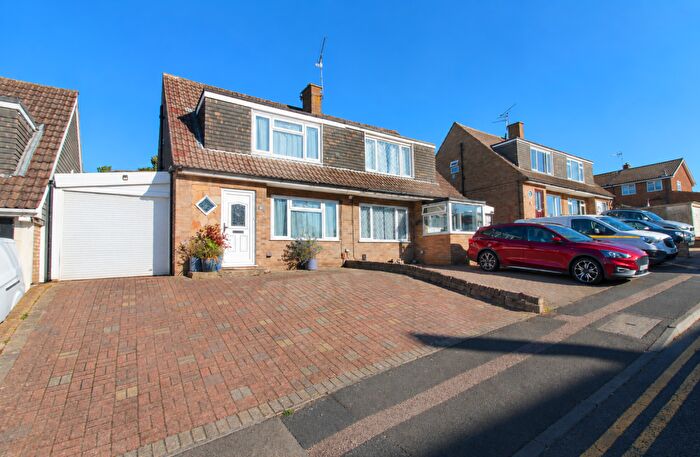 3 Bedroom Semi-Detached House For Sale In Woodlands Road, Ditton, Aylesford, ME20