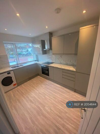 1 Bedroom Flat To Rent In Carshalton Road, Carshalton Beeches, SM5