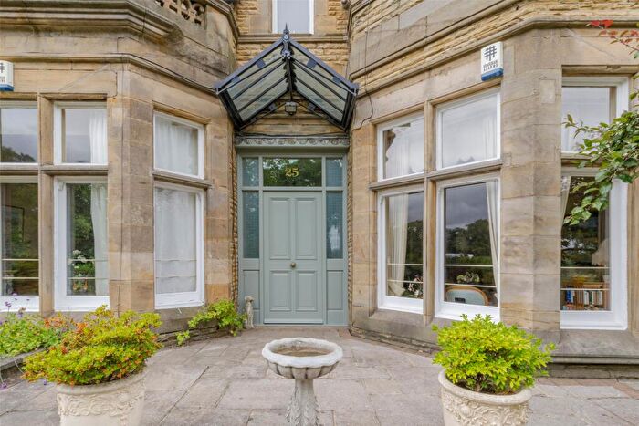 3 Bedroom Flat For Sale In York Place, Harrogate, North Yorkshire, HG1
