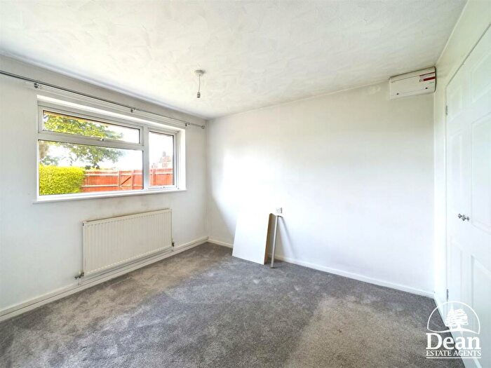 2 Bedroom Semi-Detached Bungalow For Sale In Smithy Close, English Bicknor, GL16