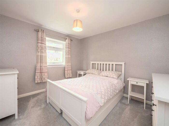 2 Bedroom Flat To Rent In Silverknowes Neuk, Edinburgh, EH4