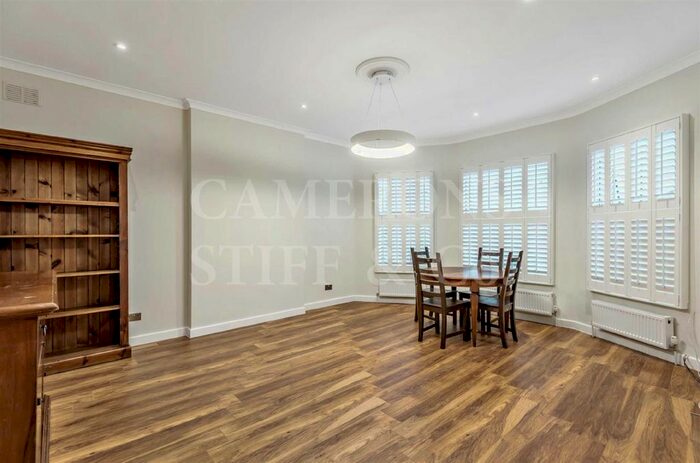 3 Bedroom Flat To Rent In Cranhurst Road, London, NW2