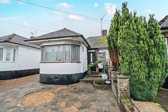 3 Bedroom Bungalow For Sale In Cavendish Avenue, Ruislip, HA4