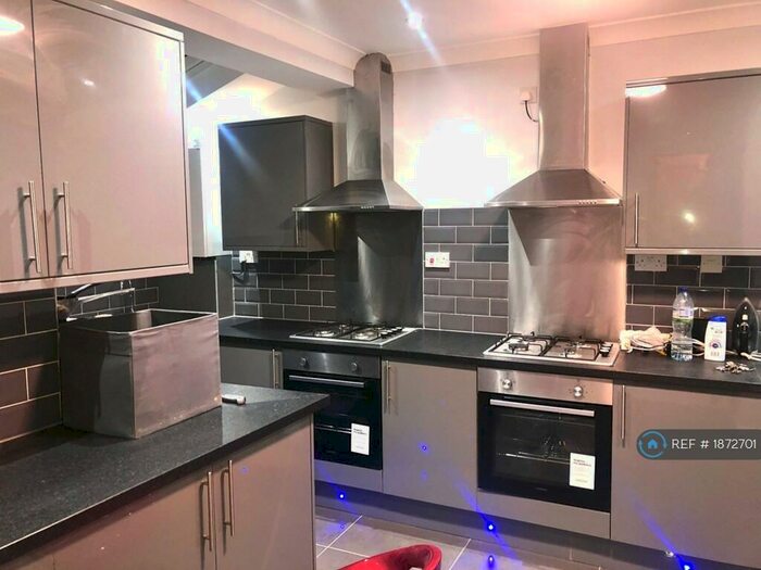 6 Bedroom Terraced House To Rent In Junction Road, Reading, RG1