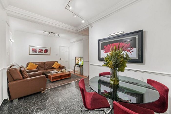 4 Bedroom Flat To Rent In Great Cumberland Place, London, W1H