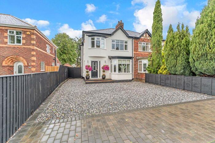 3 Bedroom Semi-Detached House For Sale In Waltham Road, Scartho, Grimsby, DN33