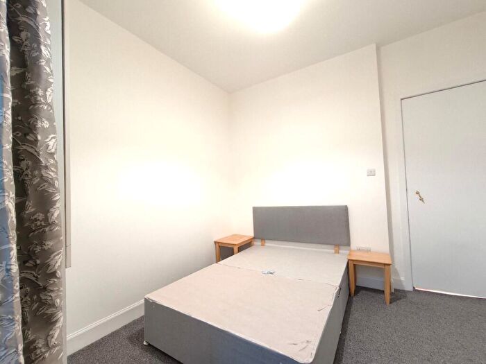 2 Bedroom Flat To Rent In Gourock Street, Eglinton, Glasgow, G5