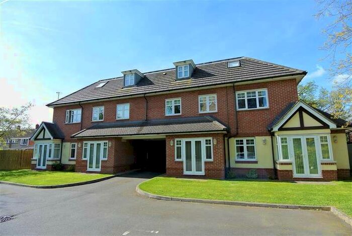 2 Bedroom Apartment To Rent In Addlestone, KT15