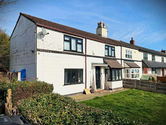 3 Bedroom Cottage For Sale In Island Row, Higher Ince, Wigan, WN2