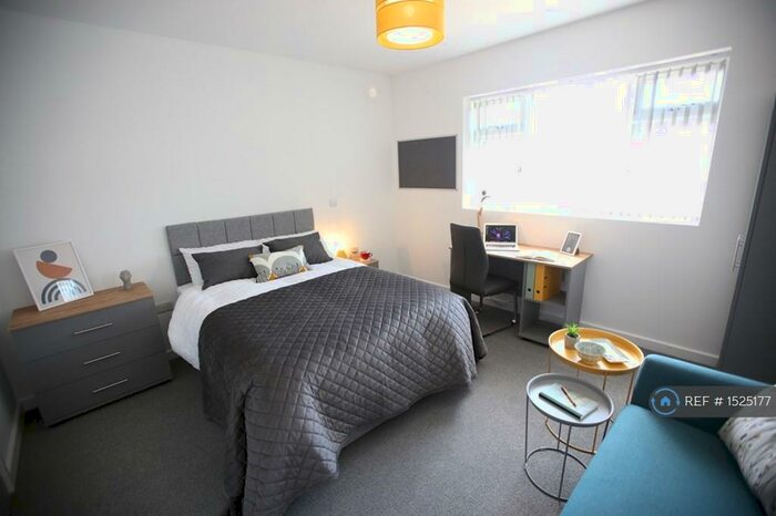 8 Bedroom End Of Terrace House To Rent In Dilcock Way, Coventry, CV4