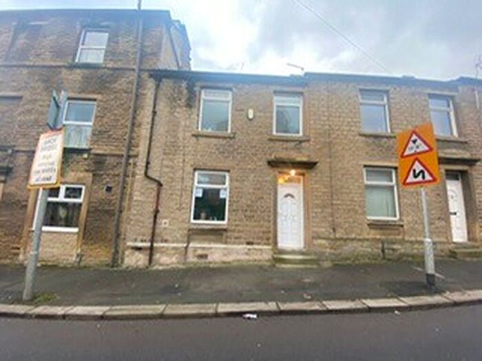 3 Bedroom Terraced House To Rent In Swan Lane, Lockwood, Huddersfield, HD1