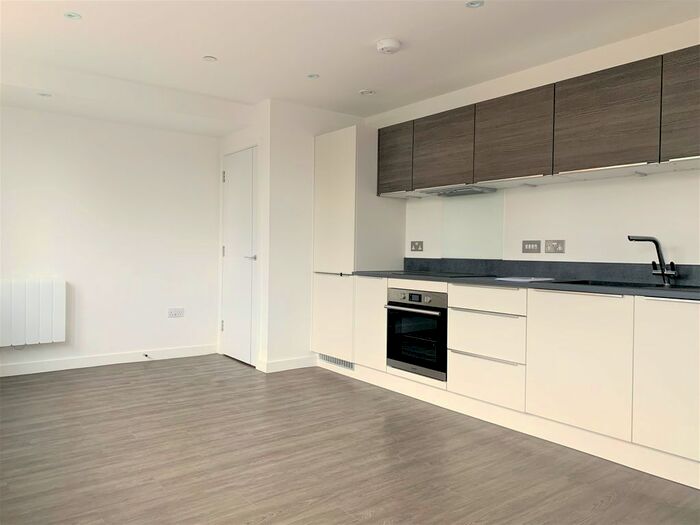 1 Bedroom Flat To Rent In Prestige House, High Street, Egham, TW20