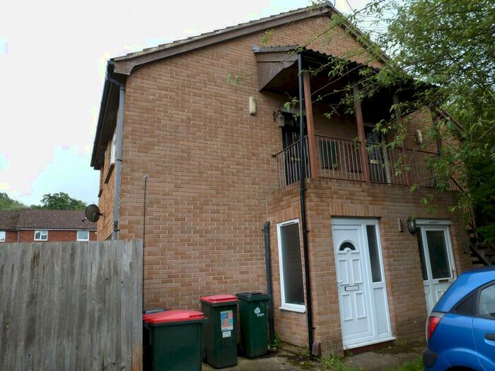 Studio To Rent In St Sampsons Road, Crawley, RH11