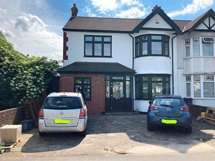 4 Bedroom Semi-Detached House To Rent In Woodford Avenue, Ilford, IG2