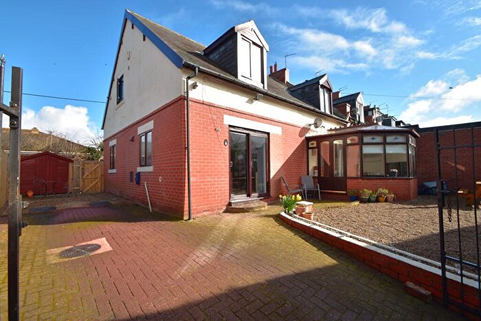 4 Bedroom End Of Terrace House For Sale In Alexandra Terrace, Sunniside, Newcastle Upon Tyne, NE16