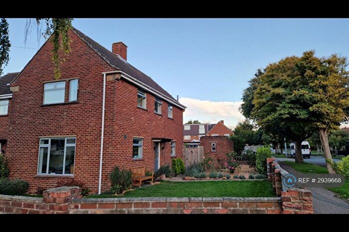 3 Bedroom Semi-Detached House To Rent In Dudley Road, Cambridge, CB5