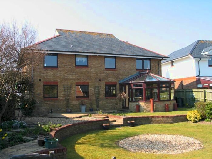 5 Bedroom Detached House To Rent In Hurst Road, Milford On Sea, Hampshire, SO41