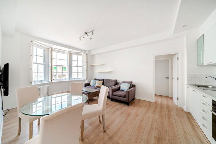 3 Bedroom Flat For Sale In Queensway, Bayswater, London, W2