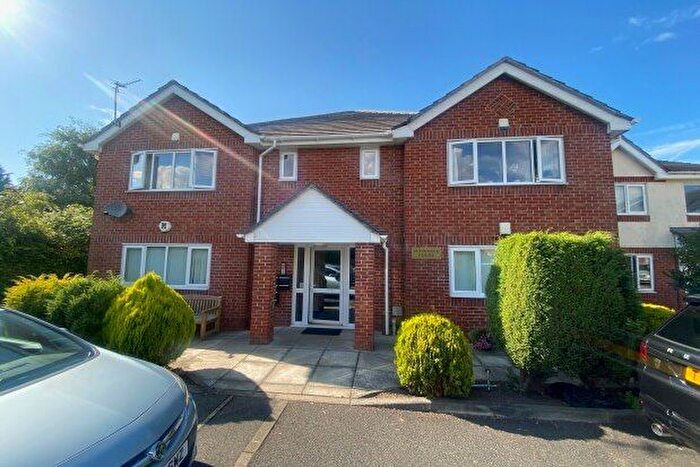 2 Bedroom Flat To Rent In Garrick Avenue, Wirral, CH46