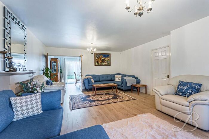 4 Bedroom Detached House For Sale In Summercourt Drive, Ravenshead, Nottingham, NG15