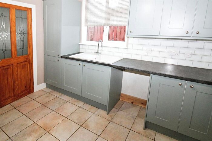 3 Bedroom Terraced House For Sale In Westminster Avenue, Hull, HU8