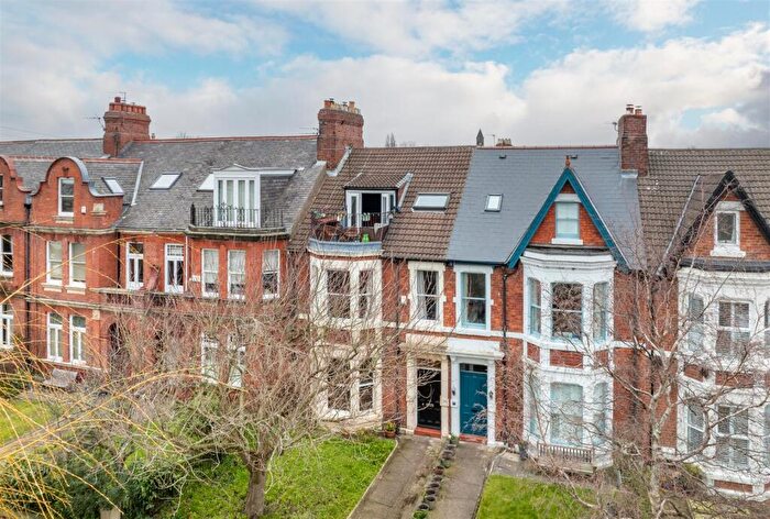 2 Bedroom Flat For Sale In Fern Avenue, Jesmond, Newcastle Upon Tyne, NE2