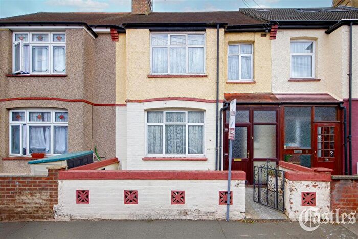 3 Bedroom Terraced House For Sale In Boundary Road, Wood Green, N22