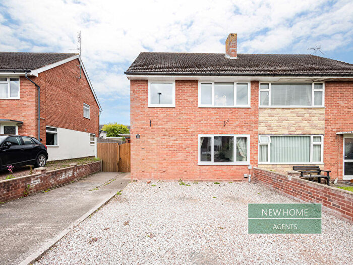 3 Bedroom Semi-Detached House For Sale In Hewitt Avenue, Hereford, HR4